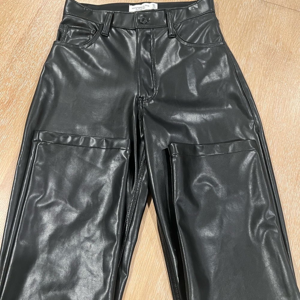 Abercrombie & Fitch Black Faux Leather Pants, Size 25/0 Short